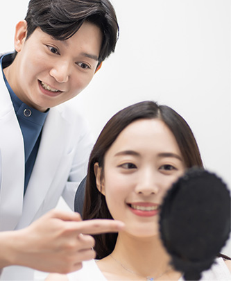 수술 결과를 확인하는 모습